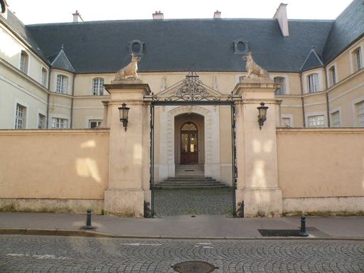  Hôtel des loups, rue des Loups